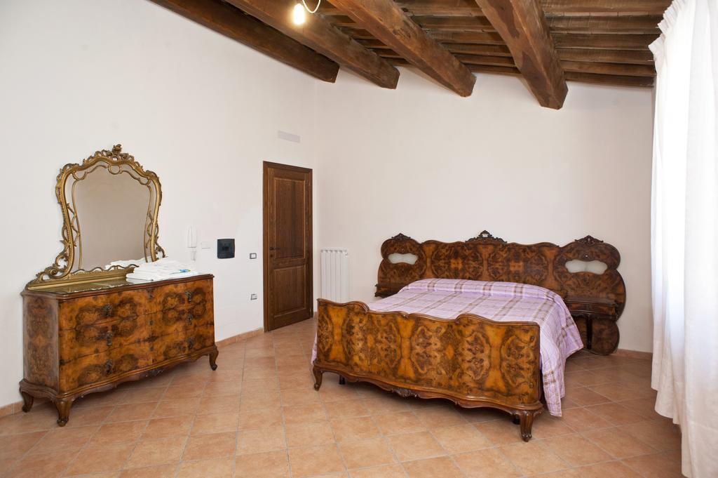 Agriturismo Villaggio Green مونتيفالكو الغرفة الصورة
