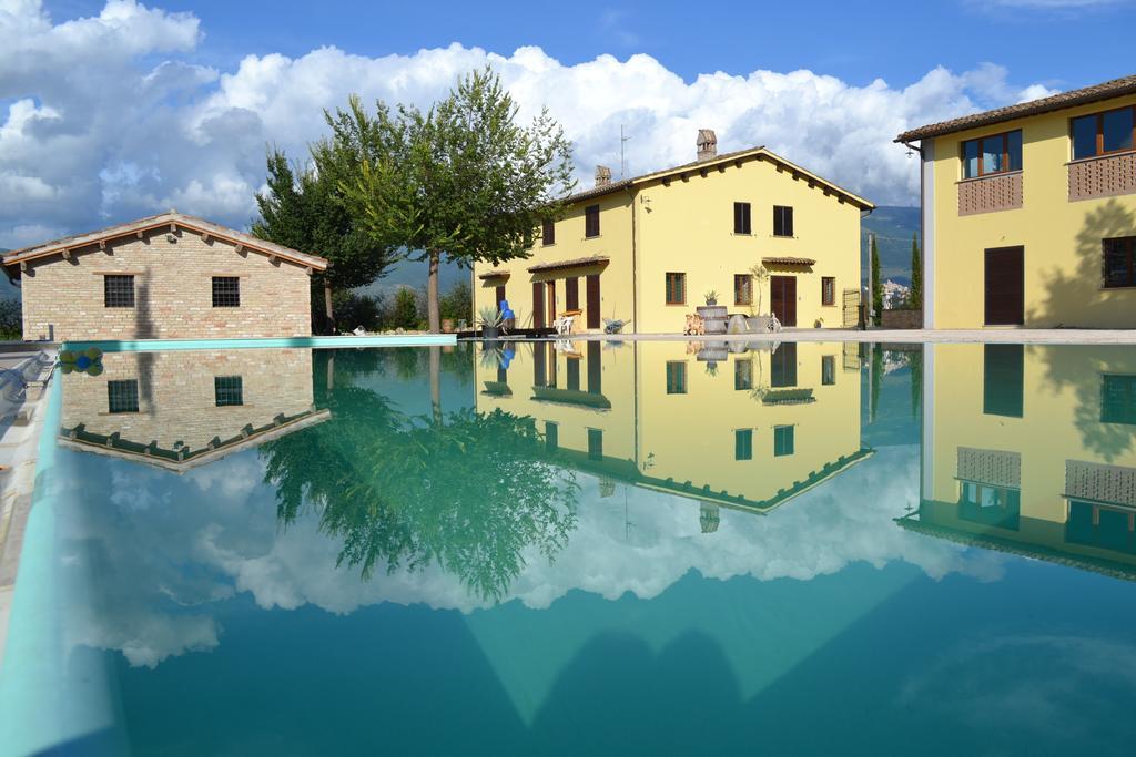 Agriturismo Villaggio Green مونتيفالكو الغرفة الصورة