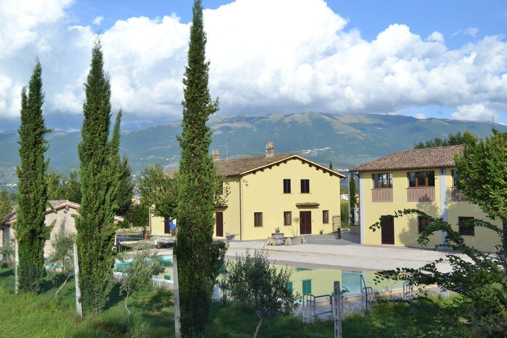 Agriturismo Villaggio Green مونتيفالكو الغرفة الصورة